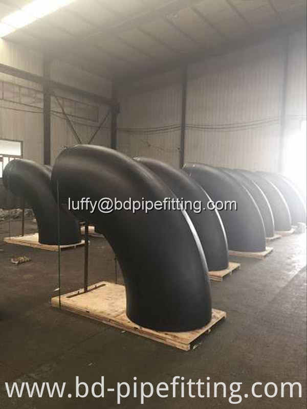 Alloy pipe fitting (33)